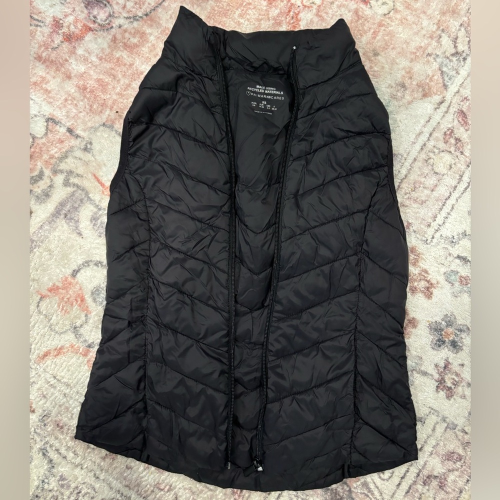 Black puffer vest XS